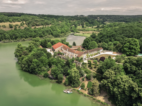 casa en Ávila reforma ahorro pantano CasaTovar licencia ICIO parcela rústica prefabricada